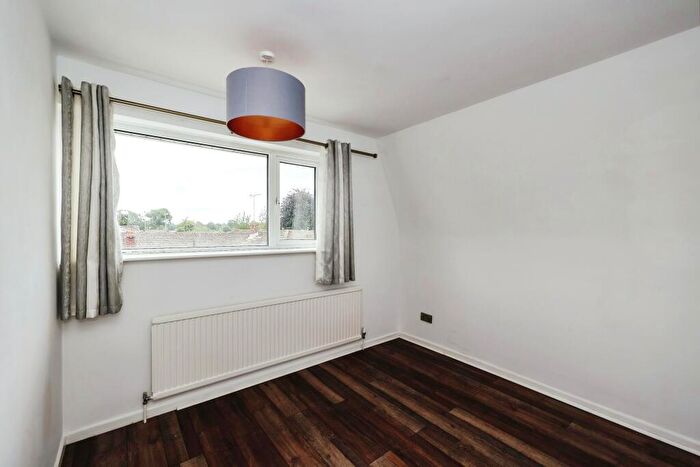 3 Bedroom Semi-Detached House For Sale In Wheatsheaf Drive, Waterlooville, Hampshire, PO8