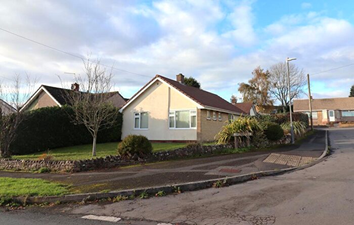 2 Bedroom Detached Bungalow For Sale In Orchard Lea, Alveston, BS35