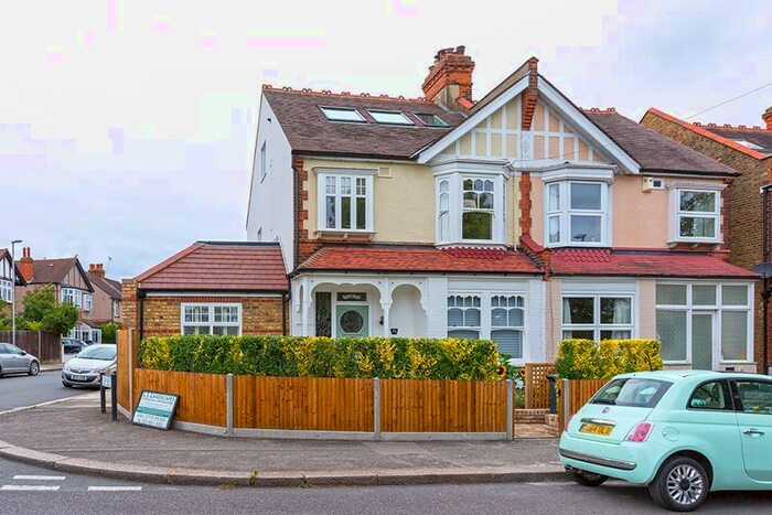 5 Bedroom Semi-Detached House To Rent In Park View, New Malden, KT3