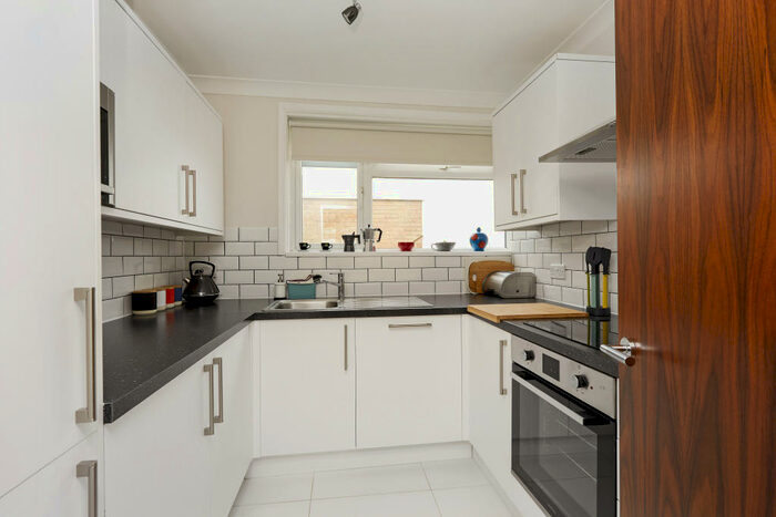 2 Bedroom Apartment To Rent In Beechcroft Manor, Weybridge, KT13