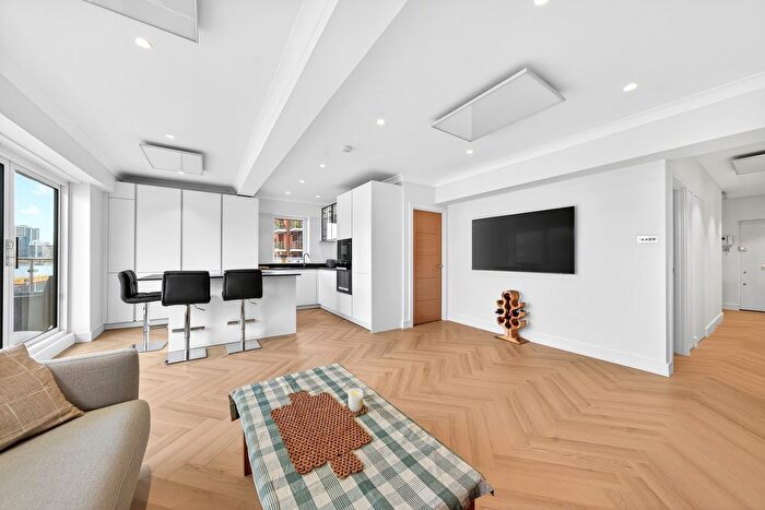 2 Bedroom Flat For Sale In Nine Elms Lane, Elm Quay Court, SW8