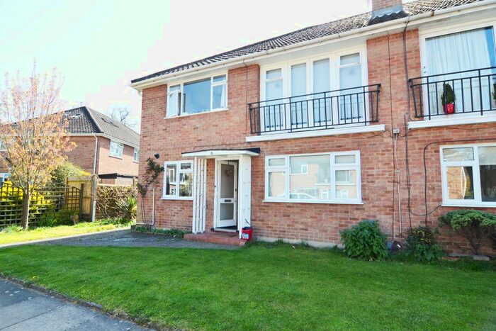 2 Bedroom Flat To Rent In Shaef Way, Teddington, TW11