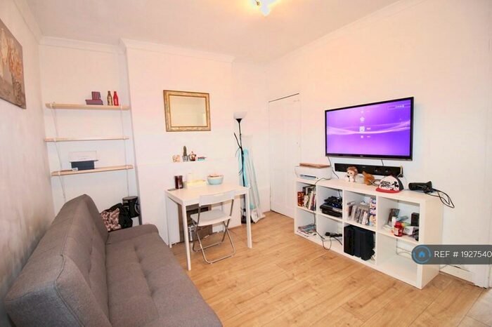 3 Bedroom Terraced House To Rent In Fawcett Road, Croydon, CR0