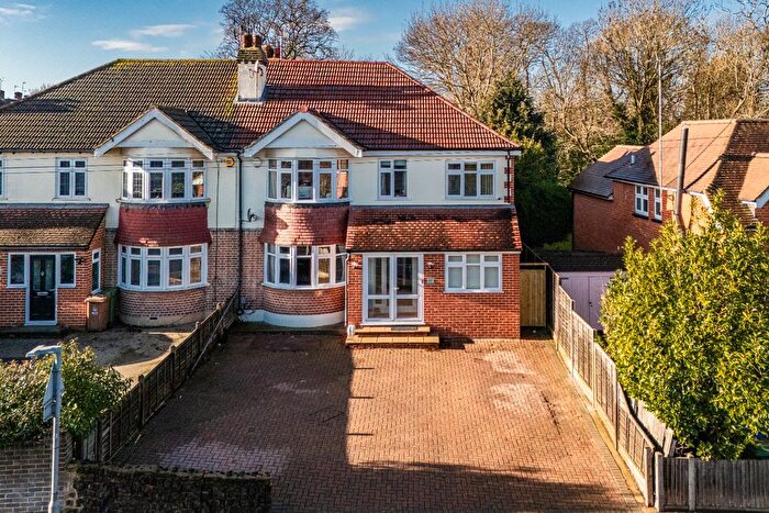 4 Bedroom Semi Detached House For Sale In Barnehurst Road, Bexleyheath, Kent, DA7