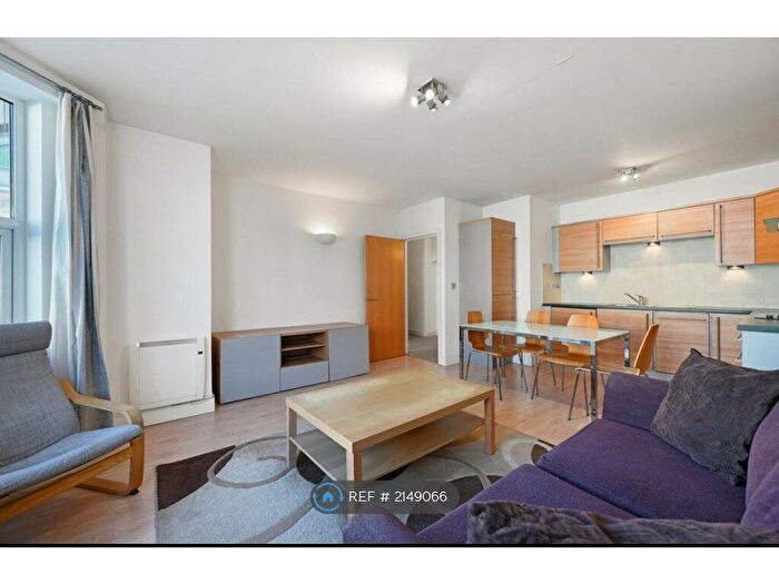 2 Bedroom Flat To Rent In Il-Libro Court, Reading, RG1