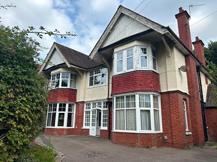 1 Bedroom Flat For Sale In De La Warr Road, Bexhill-On-Sea, TN40