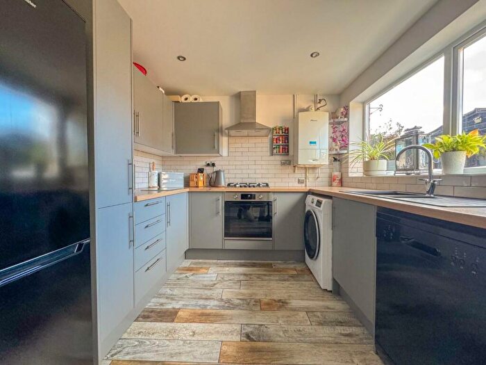 2 Bedroom Semi-Detached House For Sale In Regency Close, Weddington, CV10