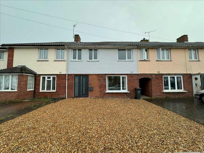 3 Bedroom Terraced House To Rent In Elmore Road, Lee -On-The-Solent, Gosport, PO13