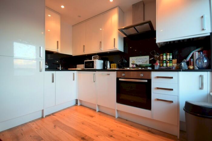 1 Bedroom Flat To Rent In Nunhead Lane, Peckham, SE15