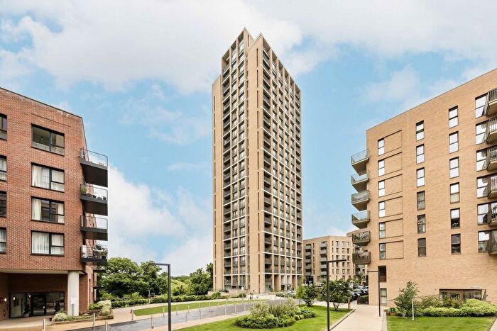 2 Bedroom Flat To Rent In Moorhen Drive, Edgware, NW9