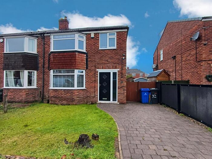 3 Bedroom Semi-Detached House To Rent In Eden Grove Road, Edenthorpe, Doncaster, DN3