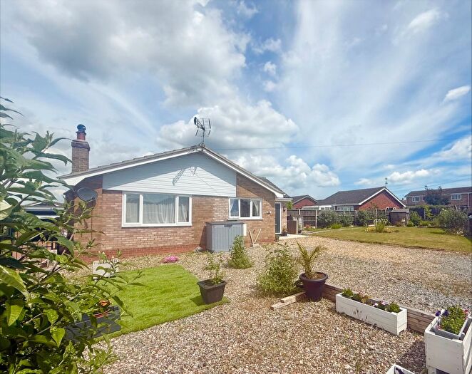 2 Bedroom Detached Bungalow For Sale In Ranworth Drive, Ormesby, NR29