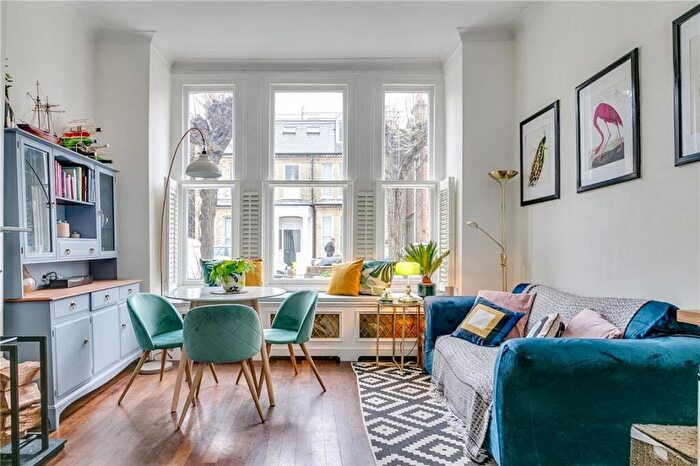 2 Bedroom Flat For Sale In Lysias Road, Nightingale Triangle, SW12