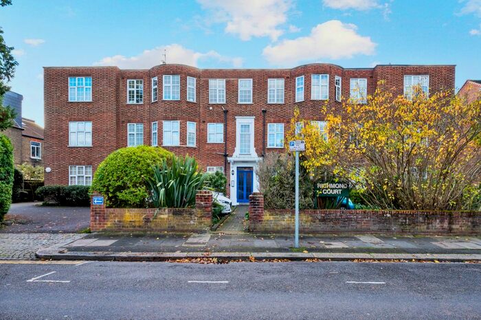 1 Bedroom Flat To Rent In Richmond Court, Richmond Road, London, SW20