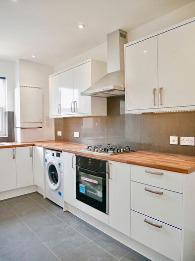 2 Bedroom Flat To Rent In Kingsley Road, Hounslow, TW3