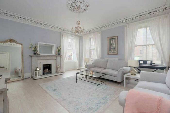 2 Bedroom Flat To Rent In Johnston Terrace, Old Town, Edinburgh, EH1
