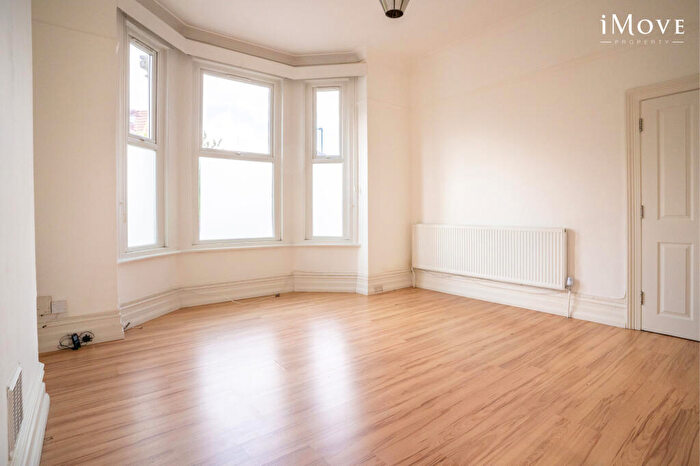 2 Bedroom Apartment For Sale In Herne Hill, London, SE24