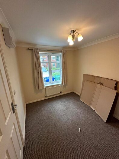 4 Bedroom Town House To Rent In Cinnamon Close, Northenden, M22