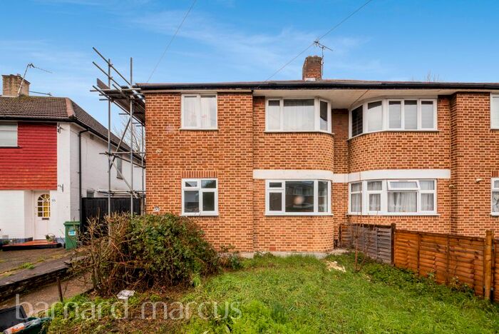 2 Bedroom Flat To Rent In Reynolds Close, Carshalton, SM5