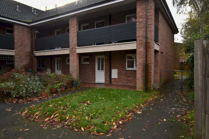 1 Bedroom Ground Flat To Rent In Gaddesden Grove, Welwyn Garden City, AL7