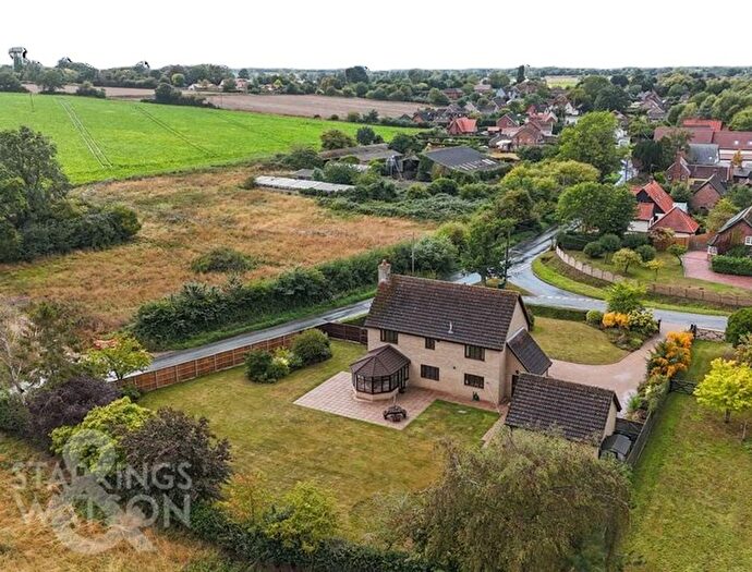 4 Bedroom Detached House For Sale In Gislingham Road, Finningham, Stowmarket, IP14