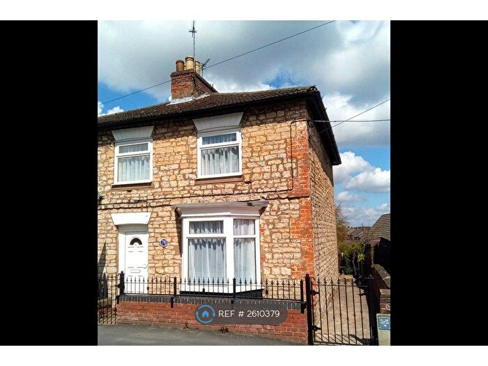 3 Bedroom Semi-Detached House To Rent In High Street, Broughton, Brigg, DN20