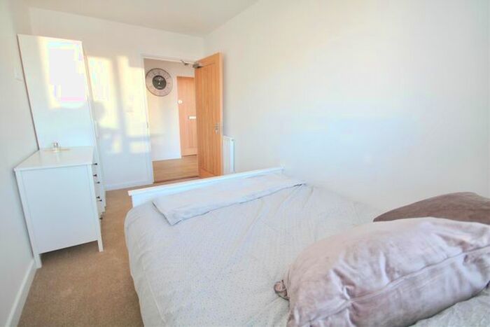 2 Bedroom Flat To Rent In Isambard Brunel Road, Portsmouth, PO1