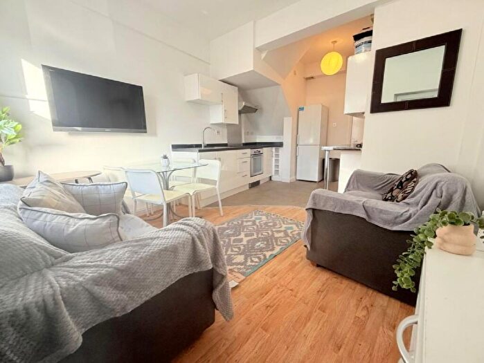 4 Bedroom House To Rent In Alfreton Road, Nottingham, Nottinghamshire, NG7