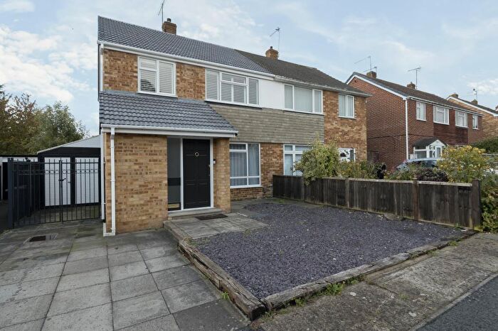 3 Bedroom Semi-Detached House To Rent In Windsor, Berkshire, SL4