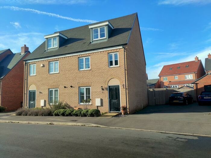 4 Bedroom House To Rent In Churchill Drive, Flitwick, Bedford, MK45