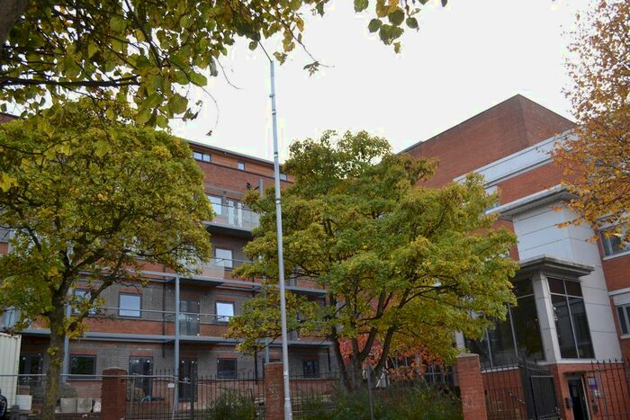 1 Bedroom Flat To Rent In - Victoria Road, Old Town, Swindon, SN1