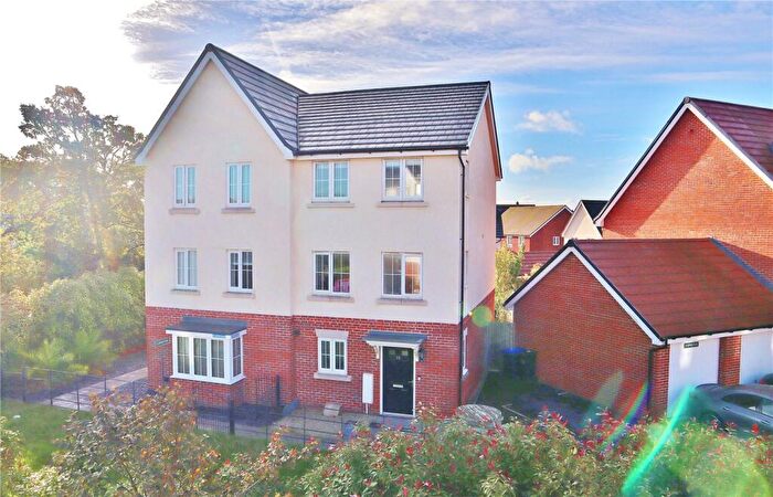 4 Bedroom Semi Detached House For Sale In Coppice Road, Worthing, West Sussex, BN13