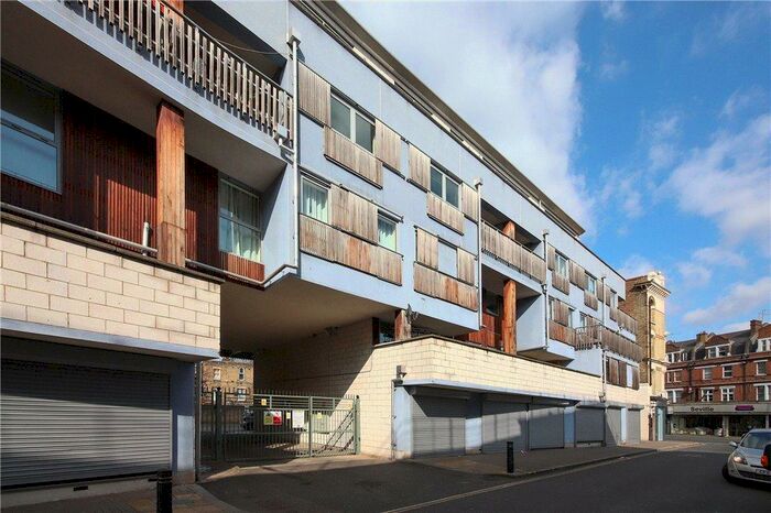 3 Bedroom Apartment To Rent In Grosvenor Terrace, London, SE5