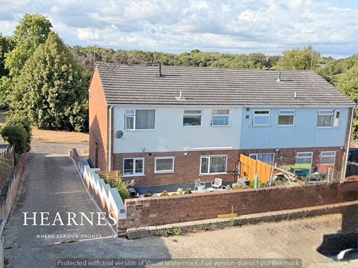 2 Bedroom Flat For Sale In Farnham Road, Branksome, Poole, BH12