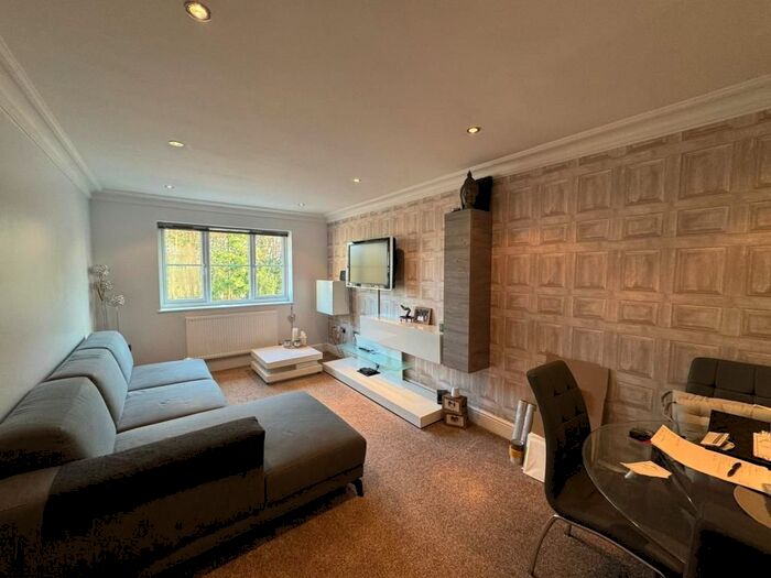 2 Bedroom Flat To Rent In Camberley, Surrey, GU16