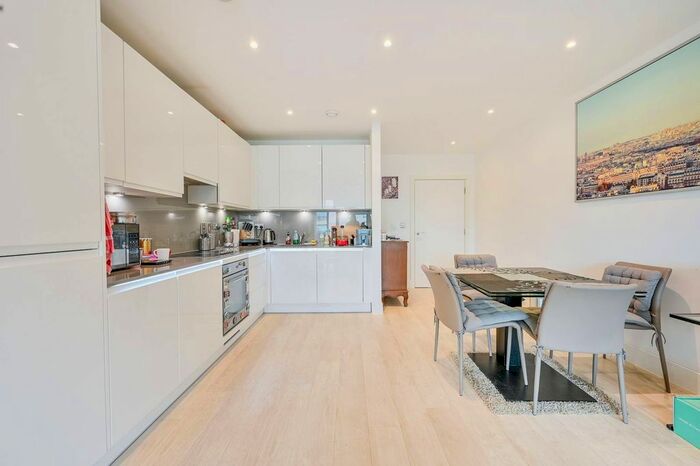 2 Bedroom Flat To Rent In Bodiam Court, Park Royal, London, NW10