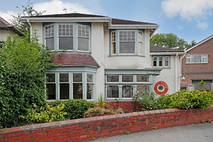 4 Bedroom Detached House For Sale In Meadow Grove Road, Totley, S17