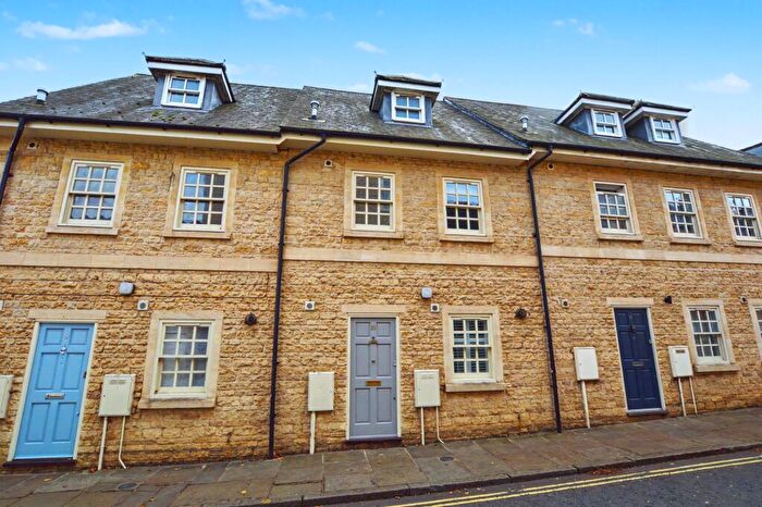 4 Bedroom Terraced House For Sale In Blackfriars Street, Stamford, PE9
