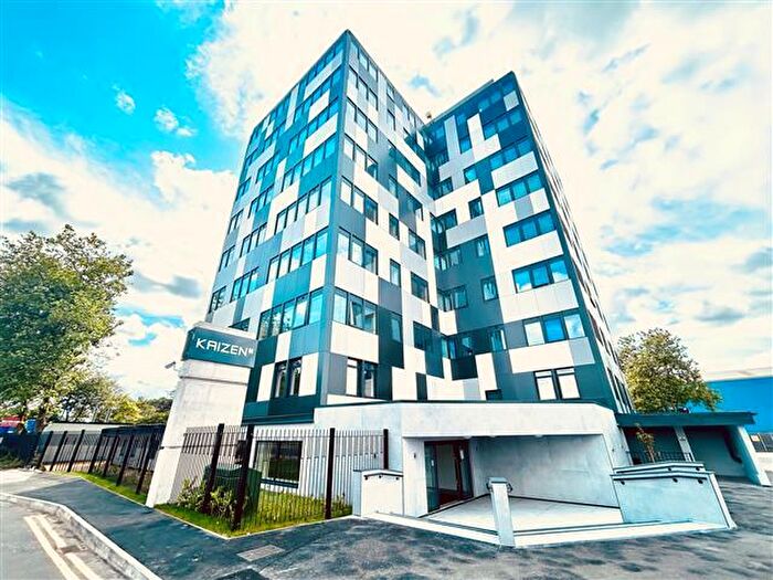 Apartment To Rent In Birmingham Road, West Bromwich, B70