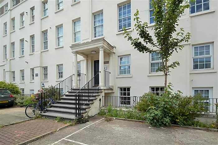 1 Bedroom Flat To Rent In Clapham Road, London, SW9