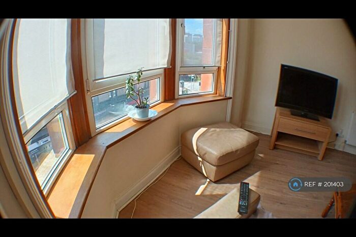 2 Bedroom Flat To Rent In Dumbarton Road, Glasgow, G11