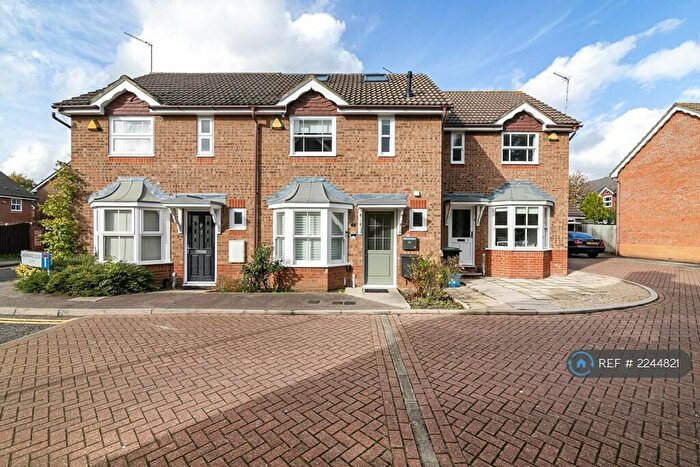 4 Bedroom Terraced House To Rent In Howard Close, Loughton, IG10
