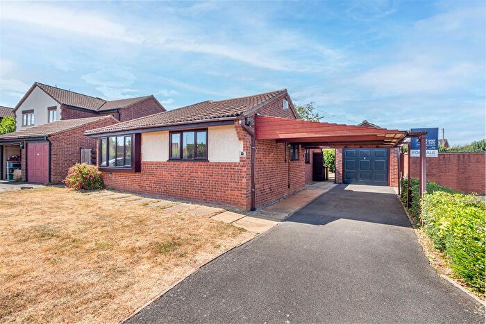 3 Bedroom Detached Bungalow For Sale In Kestrel Drive, Worcester, WR5