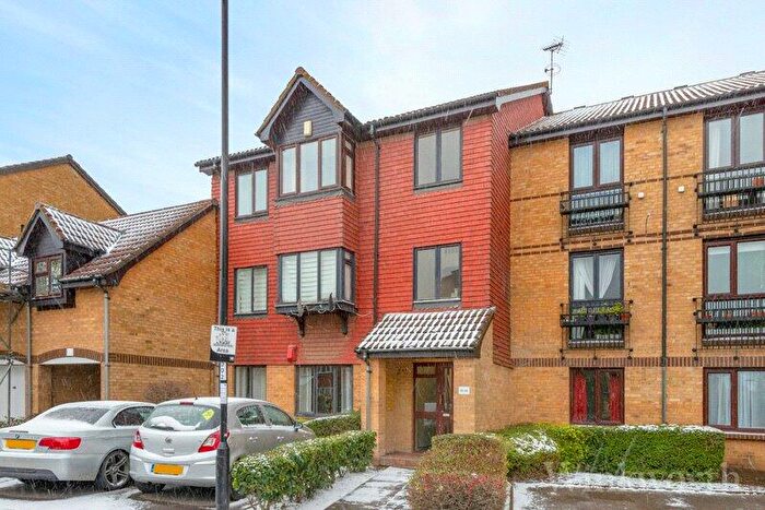 1 Bedroom Apartment To Rent In Sterling Gardens, New Cross, London, SE14