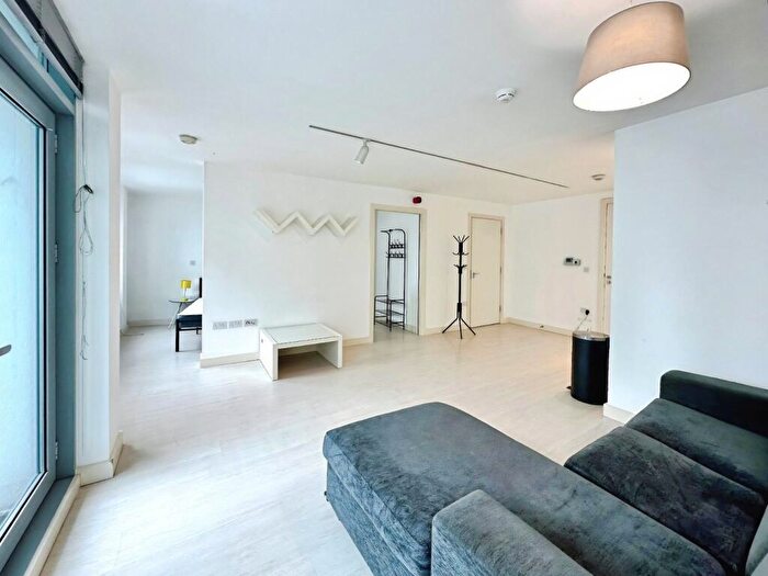 1 Bedroom Flat To Rent In Manor Mills, Ingram Street, Leeds, West Yorkshire, LS11