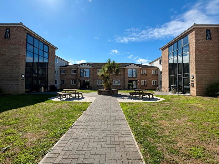 1 Bedroom Flat To Rent In Queens Court, Chichester Close, Rainham, ME8