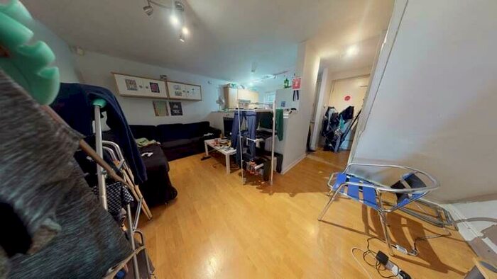 4 Bedroom Property To Rent In Hyde Park Close, Hyde Park, Leeds, LS6