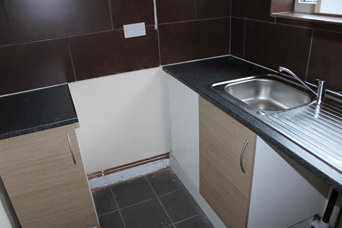 1 Bedroom Terraced House To Rent In Beeches Road, West Bromwich, B70