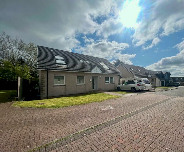 5 Bedroom Detached House To Rent In Glenburn Close, Airdrie, ML6