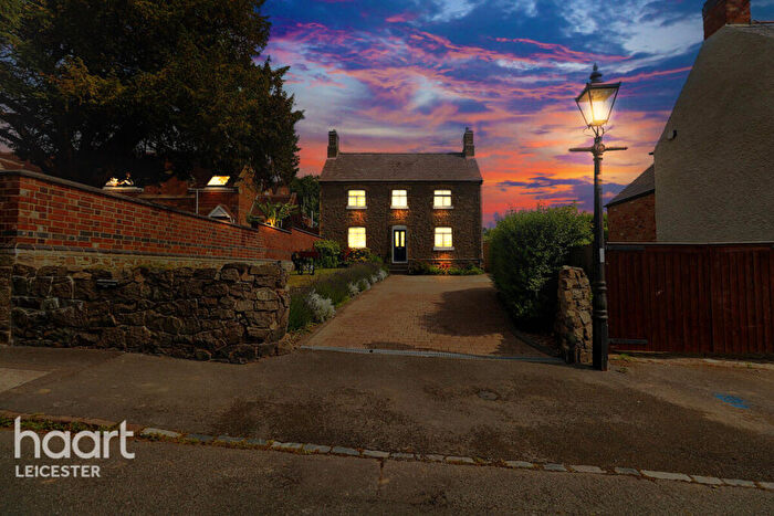 4 Bedroom Detached House For Sale In The Green, Markfield, LE67